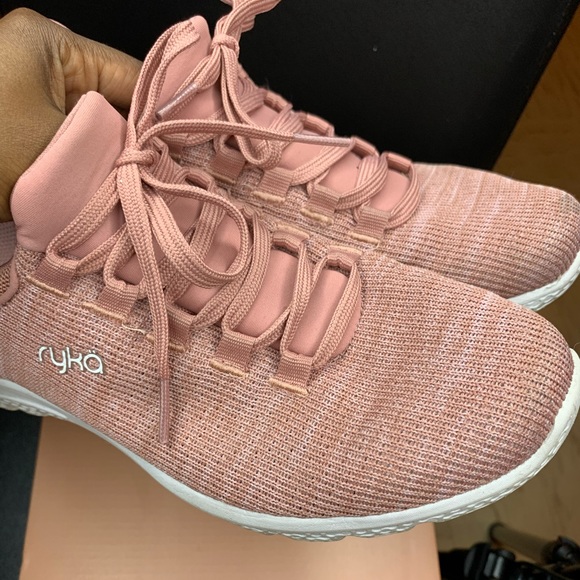 Ryka pink tennis shoes. 8.5 - Picture 4 of 4